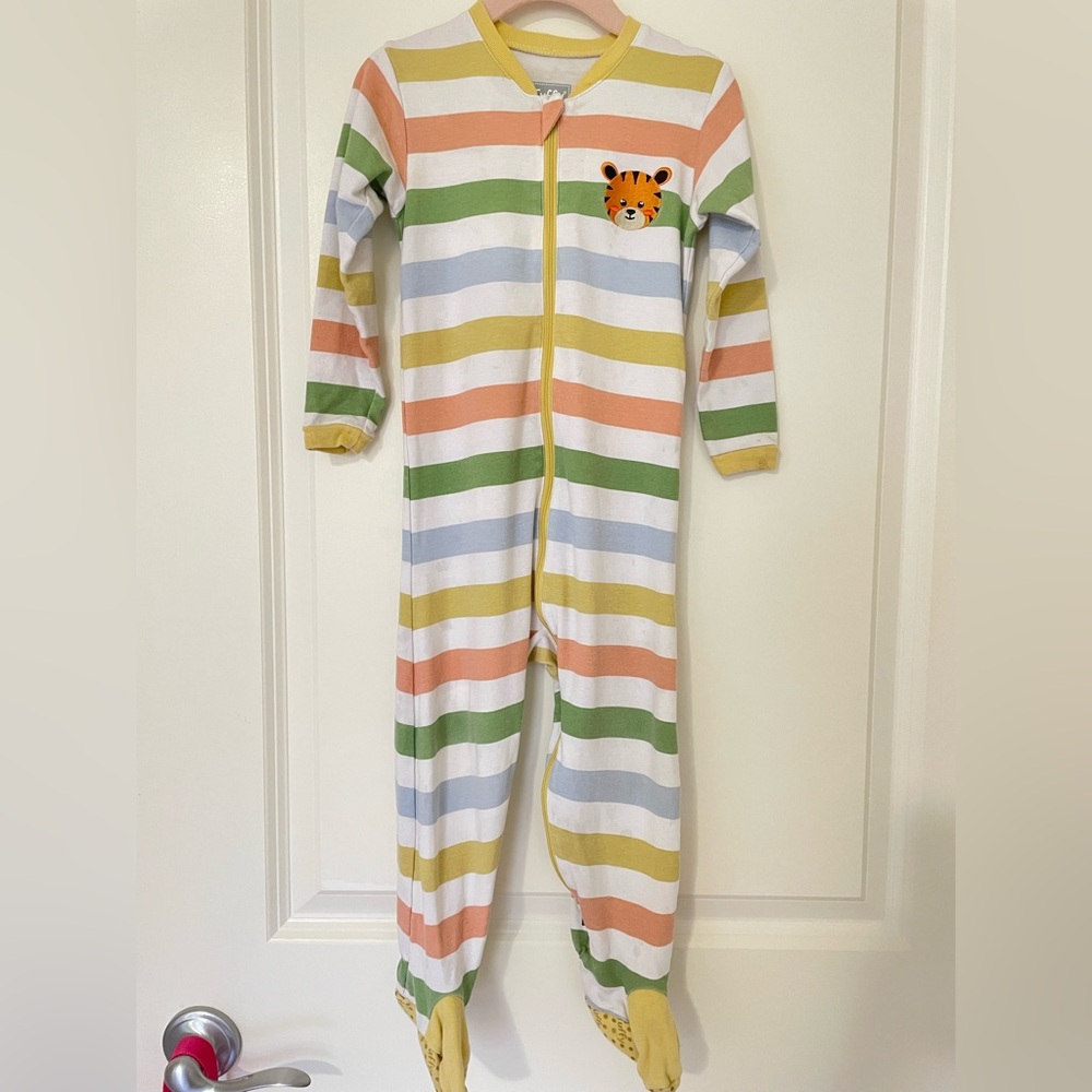 5/$30🍒Tuffy Striped Kids One Piece Footie with Tiger Patch